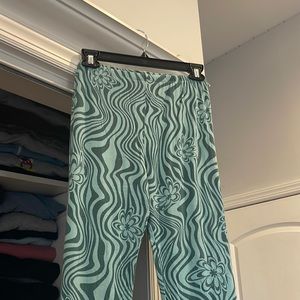 tillys full tilt green flair leggings